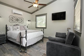 Green Acres Cottages - Boerne Suite